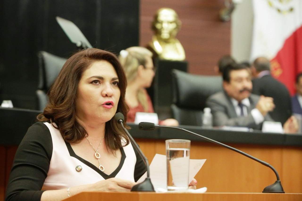 En sesión solemne, la presidenta del Senado en turno, Rosa Adriana Díaz (PAN) destacó que todavía son muchos los retos y desafíos para erradicar la violencia política. (TWITTTER)