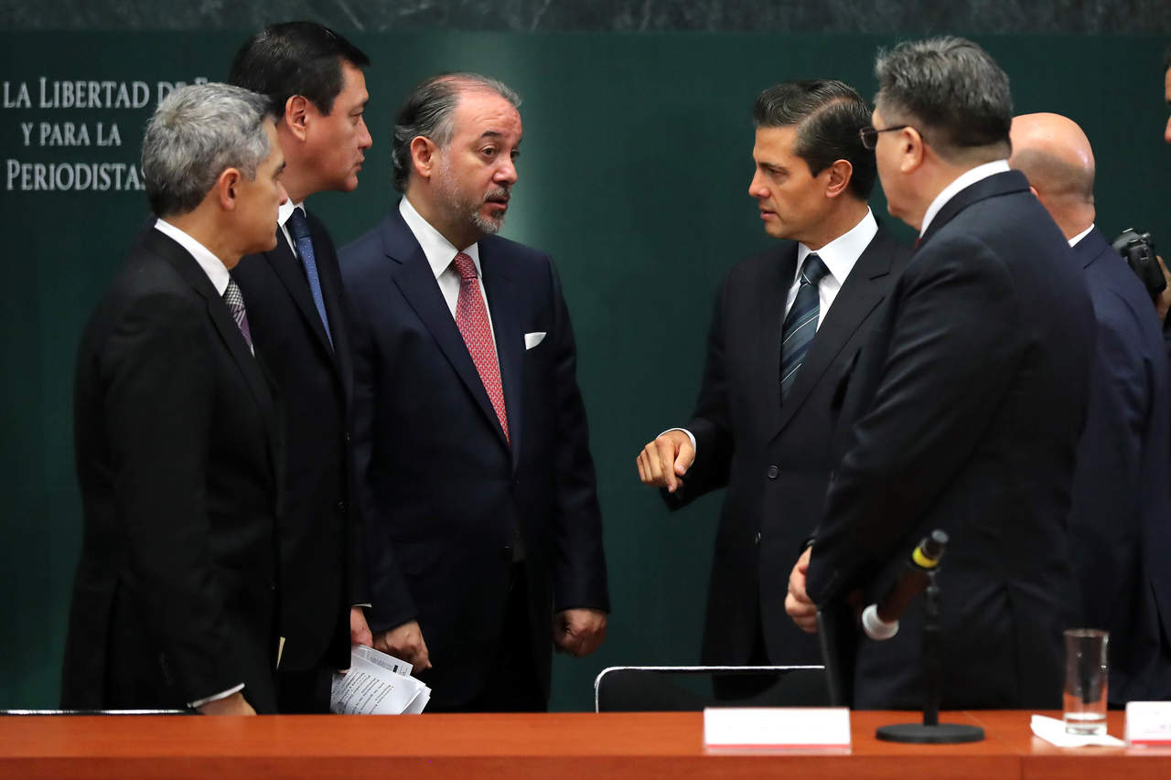 Aclara. Luego de la renuncia de Raúl Cervantes, Peña Nieto sostuvo que nunca buscó un fiscal afín. (ARCHIVO)