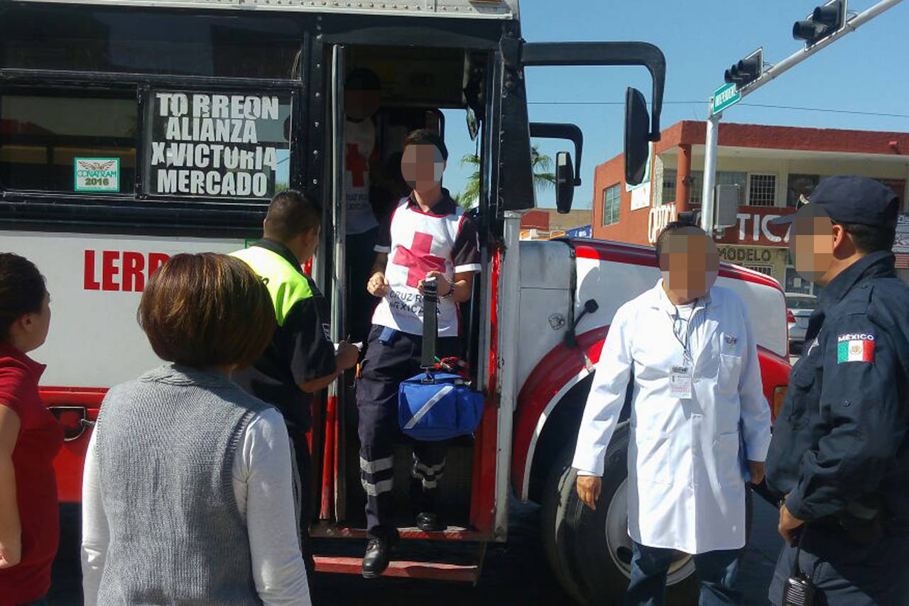 Accidente. Mujer de 77 años sufre accidente en camión de Gómez Palacio, podría tener fractura de cadera. (EL SIGLO DE TORREÓN) 