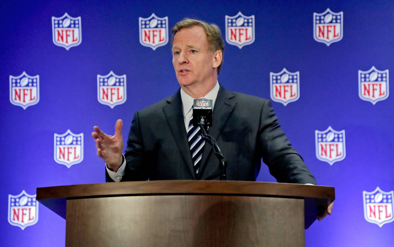 Roger Goodell, comisionado de la NFL, habló ayer en una conferencia de prensa. (AP)