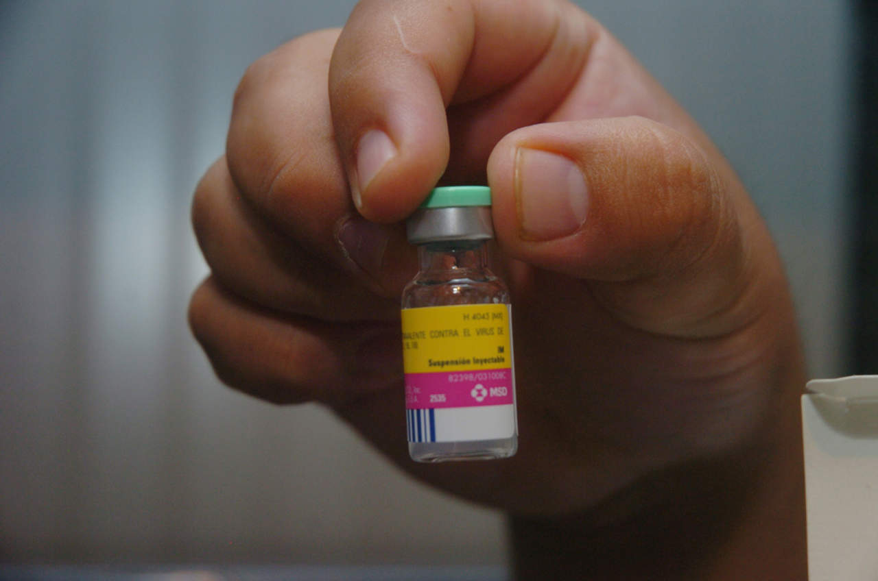 Vacunar contra VPH a hombres reduce desarrollo de cáncer
