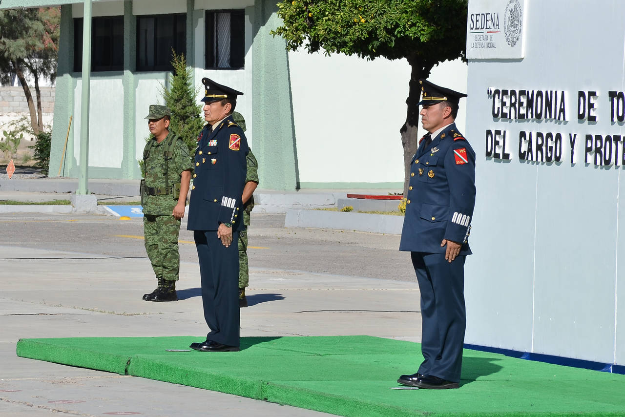 Enroque. El Coronel de Infantería DEM Julio César Moreno Mijangos tomó posesión ayer.