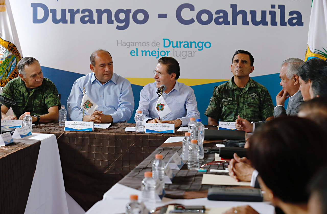 El gobernador José Rosas Aispuro Torres, presidió la primera Reunión del Grupo de Coordinación Interinstitucional
de las entidades de Durango y Coahuila. (CORTESÍA)