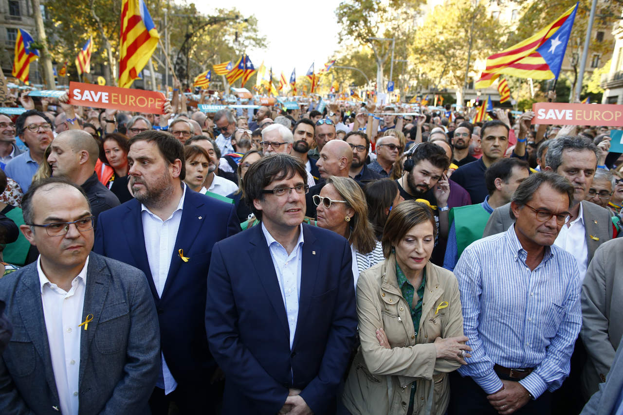 Es contra las medidas decididas hoy por el Gobierno español para restablecer el orden constitucional frente el desafío secesionista. (AP)



