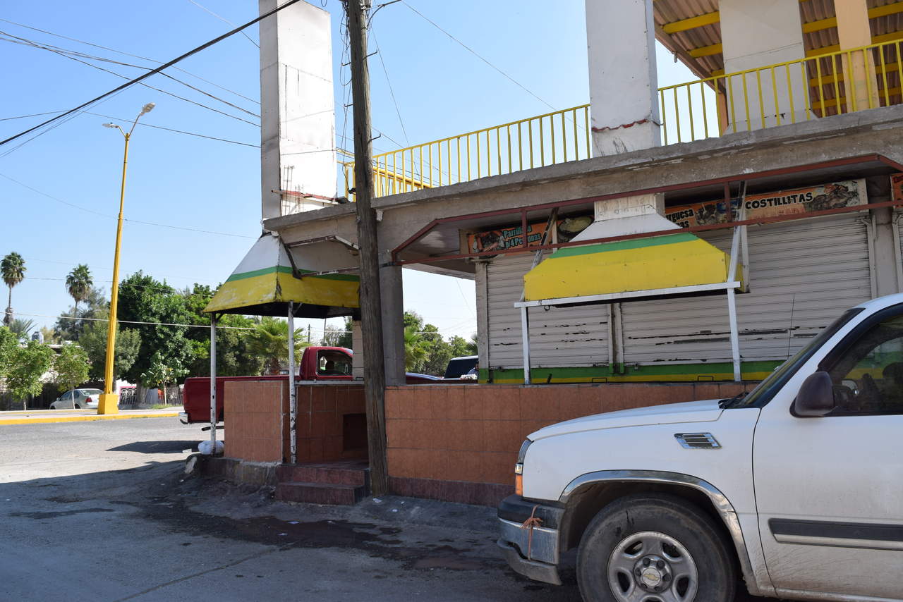 El negocio se localiza en la esquina de la calle Jesús González Herrera y Cuauhtémoc, casi en la esquina del Hospital General. (EL SIGLO DE TORREÓN)