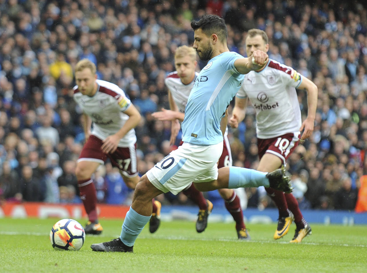 Sergio Agüero marcó el primer gol del Manchester City, el argentino llegó a 177 tantos con el equipo, igualando la marca de Éric Brook. El City llega a 11 victorias al hilo; Agüero iguala récord