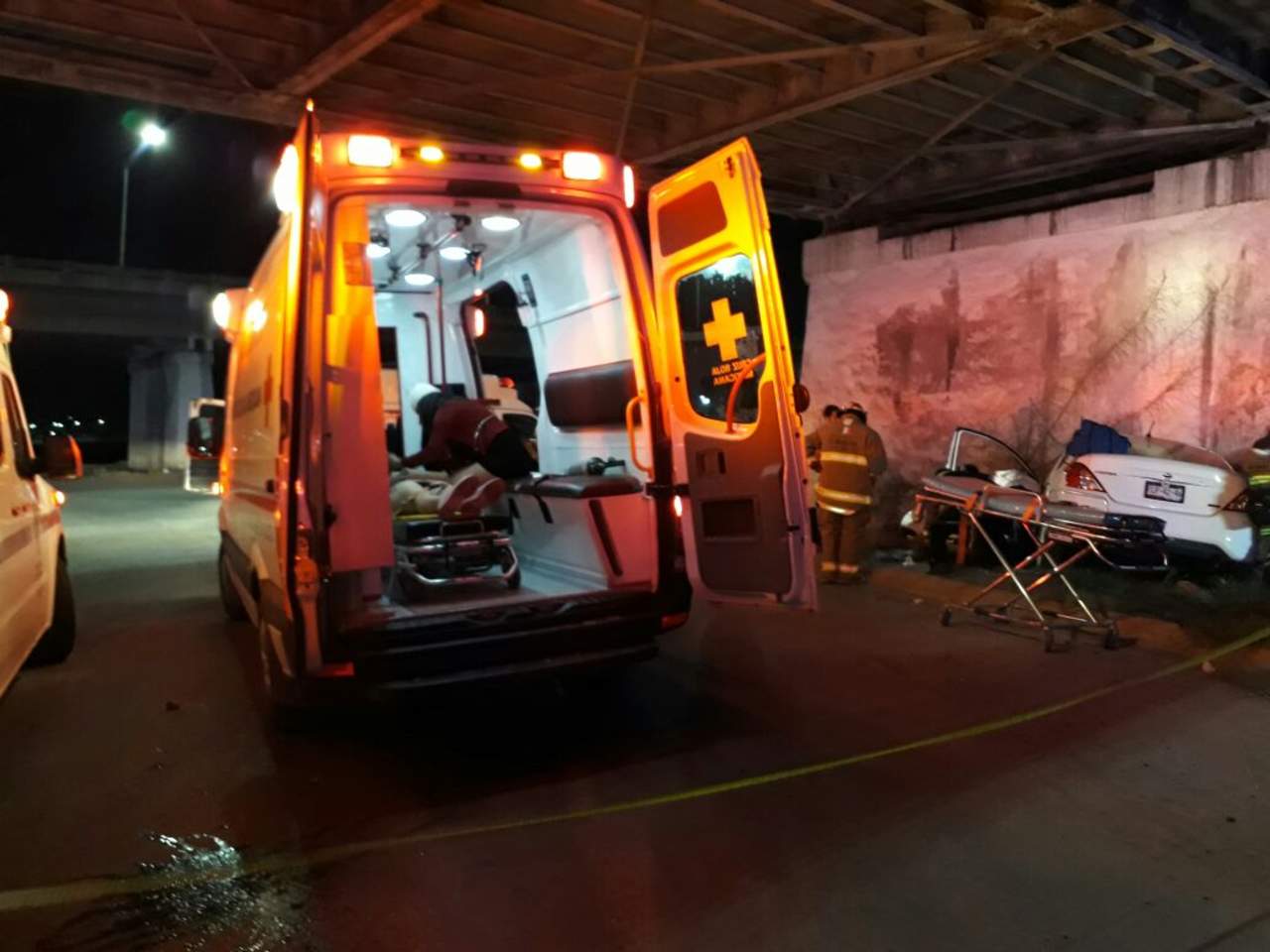 Los lesionados fueron trasladados al Hospital General y la Cruz Roja de Gómez Palacio. (EL SIGLO DE TORREÓN) 