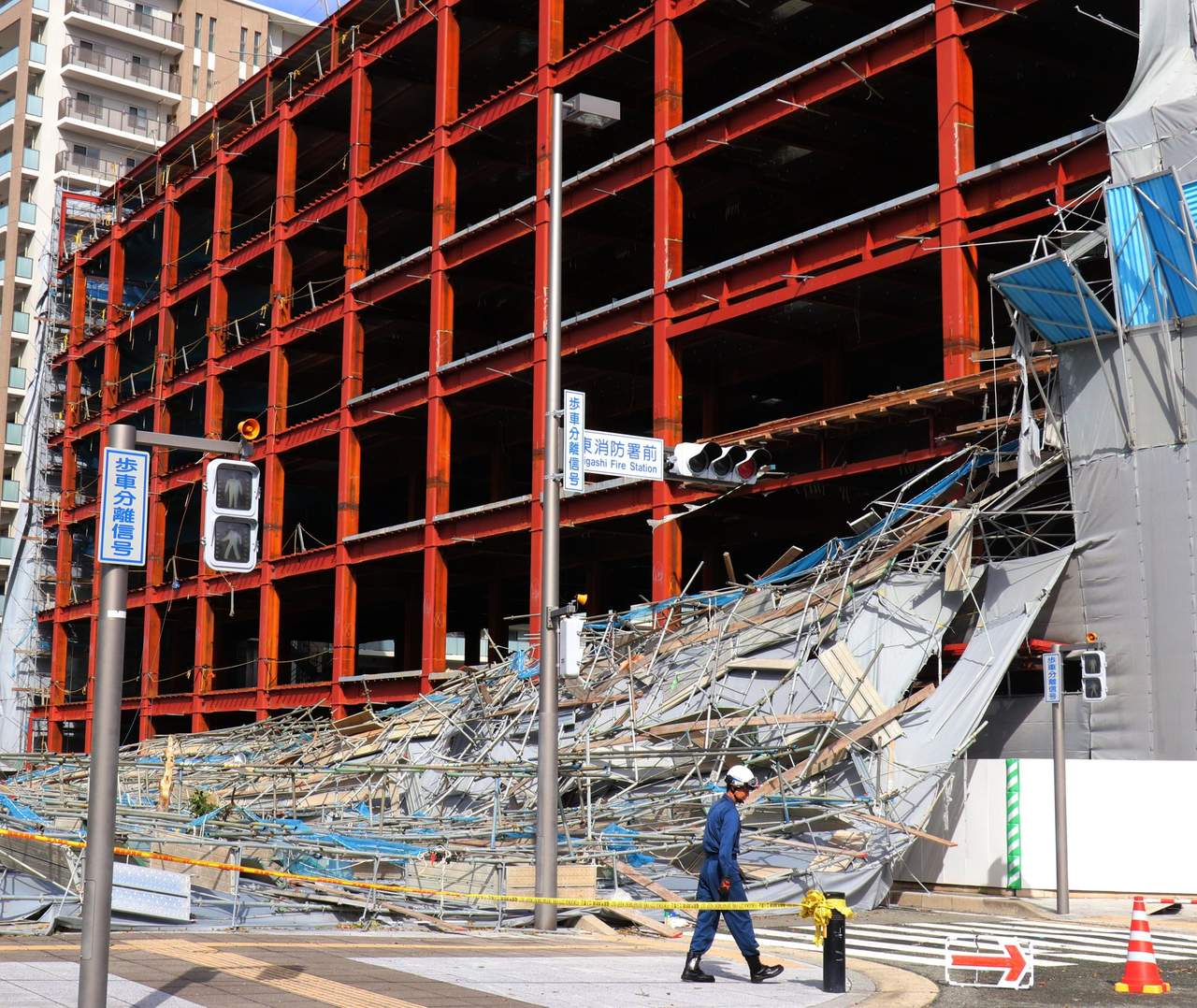 Daños. El tifón afectó el centro y sur de Japón. (AP)