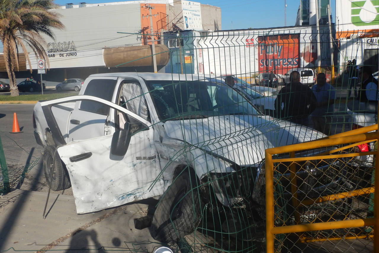 Accidente. Escoltas del alcalde de Torreón protagonizaron un accidente vial. (EL SIGLO DE TORREÓN)