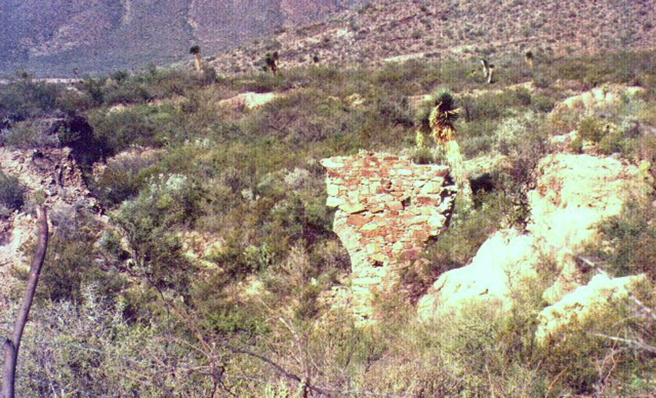 Restos más antiguos delas obras de irrigación que existieron en Castañuela. c.a. 1998.