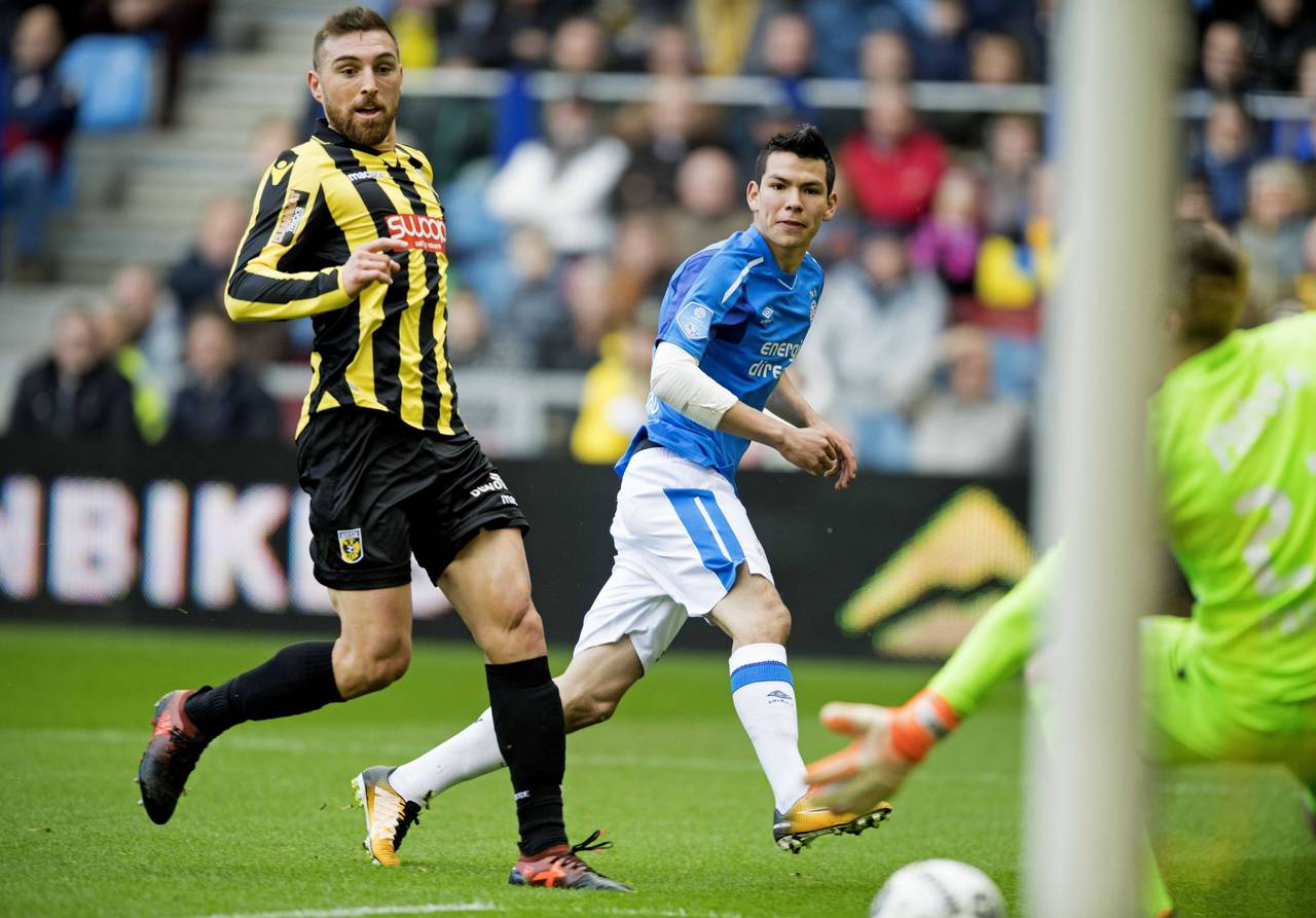 Lozano llegó a nueve goles en la Eredivisie y 10 en total en la campaña.