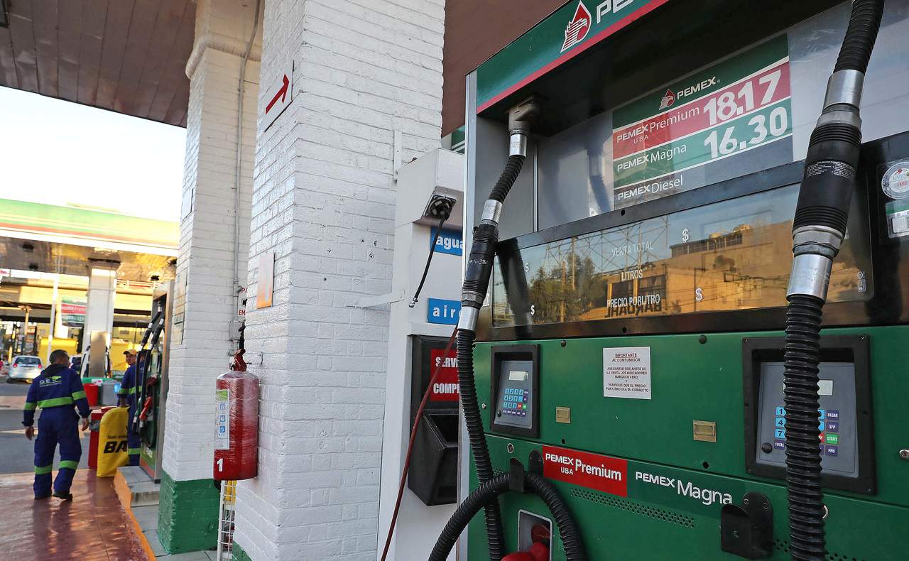 La liberalización de precios de gasolinas en México es una realidad; a partir del 30 de noviembre, nueve de cada 10 estaciones de servicio van a vender gasolina con precios que fijará la oferta y la demanda. (ARCHIVO)