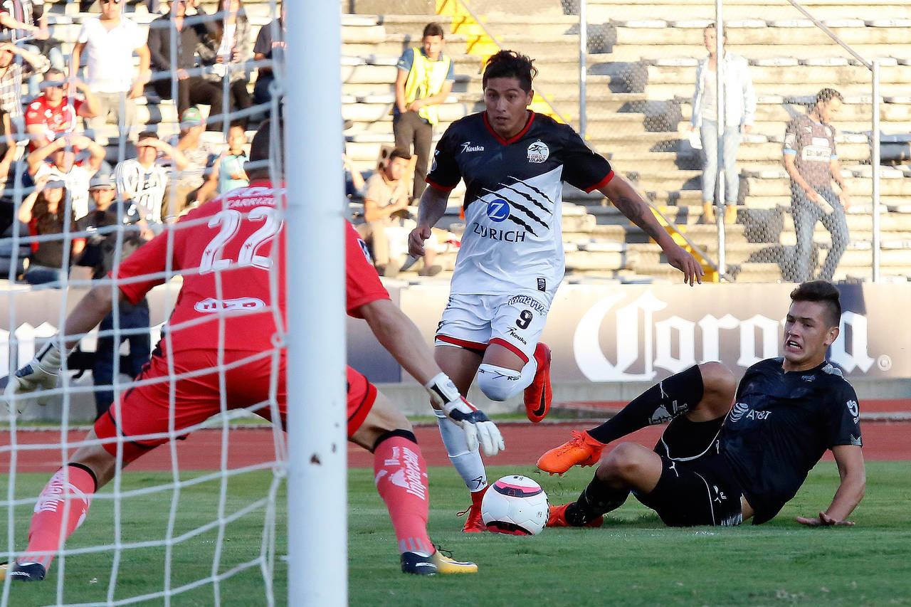 Lobos le propina segunda derrota a Monterrey