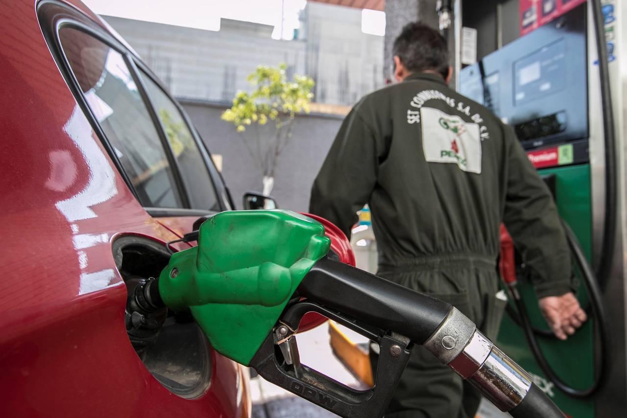 Gasolina. Los precios de este combustible seguirán siendo determinados por Pemex.