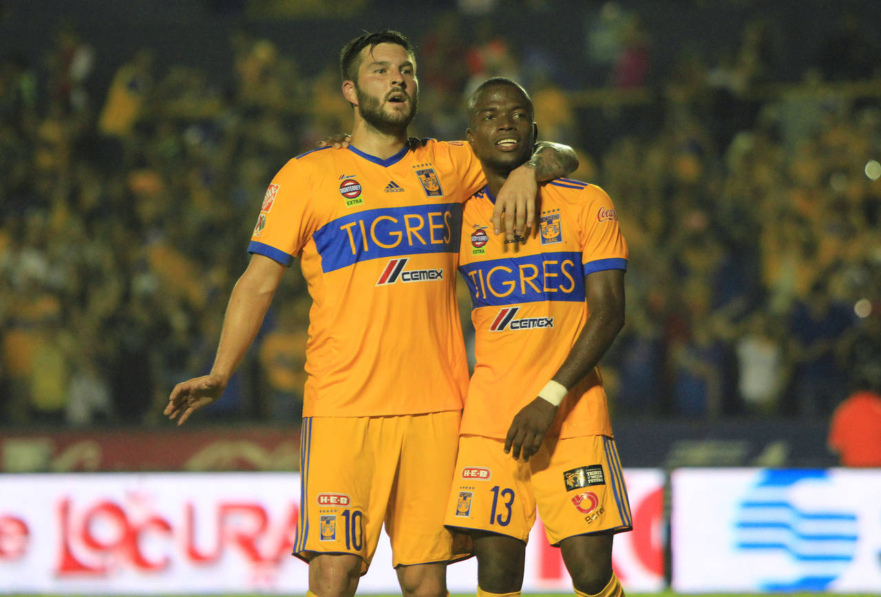 Andre-Pierre Gignac (i) y Enner Valencia, del Tigres. (Jam Media)
