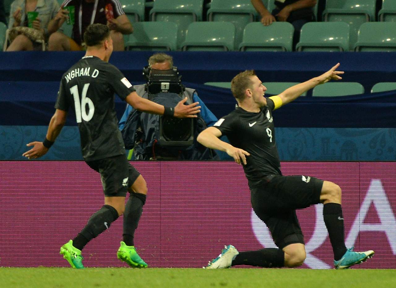 Nueva Zelanda espera no cometer los mismos errores contra México en la pasada repesca rumbo a Brasil 2014. (ARCHIVO)
