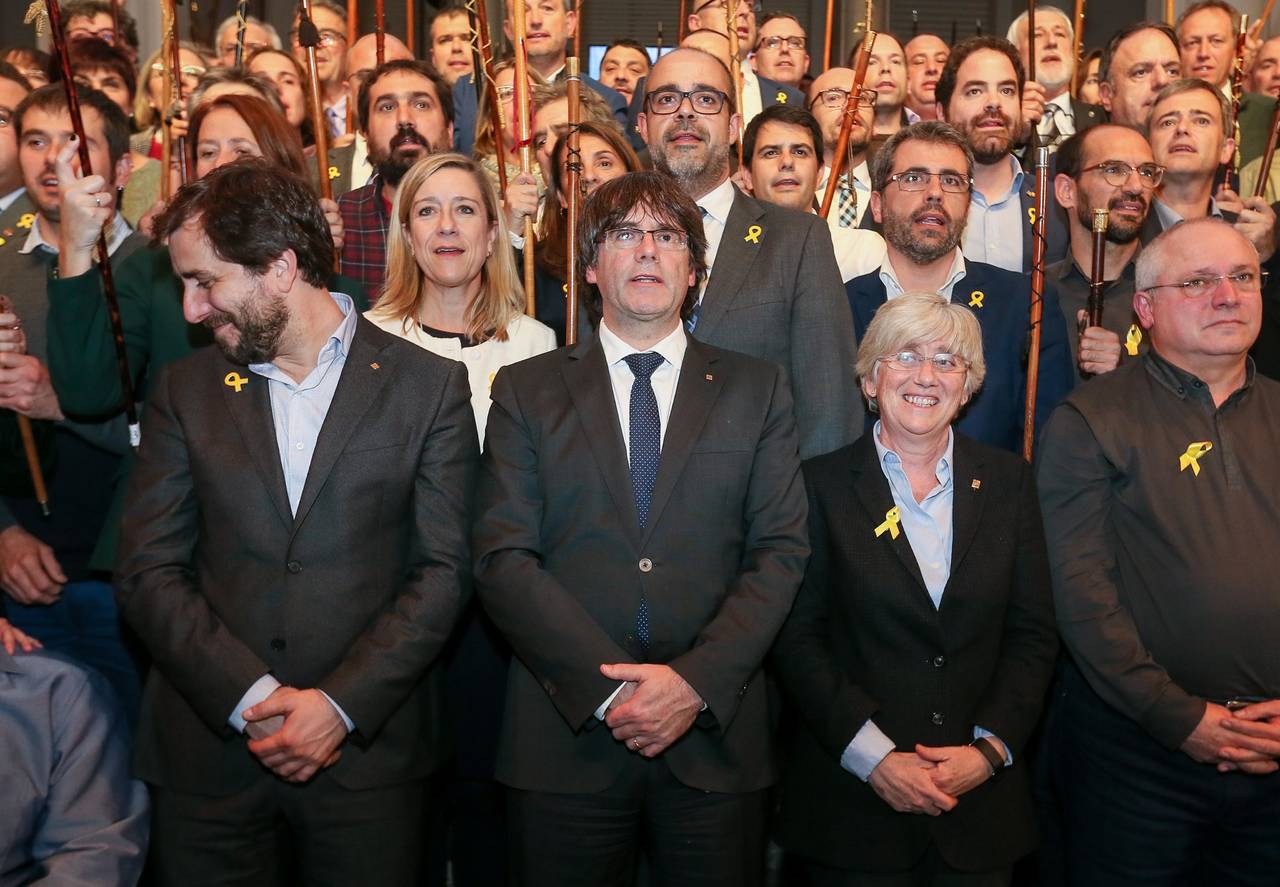 Llamado. Puigdemont hizo un llamado a reconocer el resultado electoral de los comicios del próximo 21 de diciembre en Cataluña. (AP)