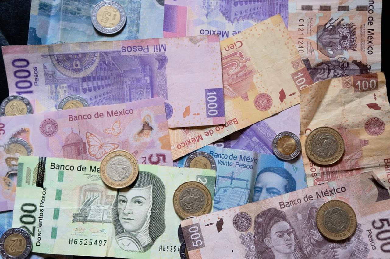 La administración estatal de Rubén Moreira, que concluye el próximo 30 de noviembre, dejará una deuda aproximada de 38,000 millones de pesos, informó ayer el secretario de Finanzas de Coahuila, Ismael Ramos. (ESPECIAL)
