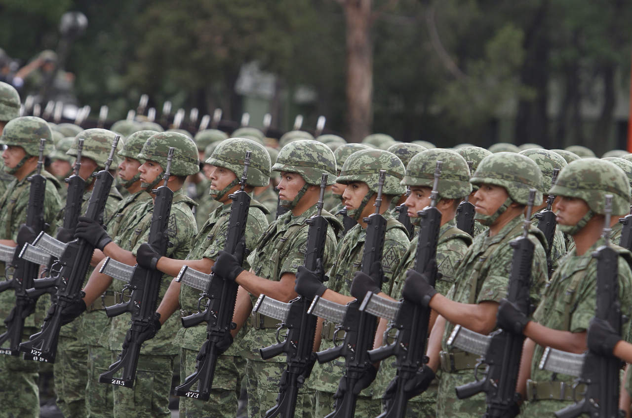  El Gobierno de México defendió hoy la labor de las Fuerzas Armadas y la transparencia en respuesta a un informe de la organización WOLA que denuncia la impunidad existente en los delitos y violaciones a derechos humanos cometidos por soldados. (ARCHIVO)