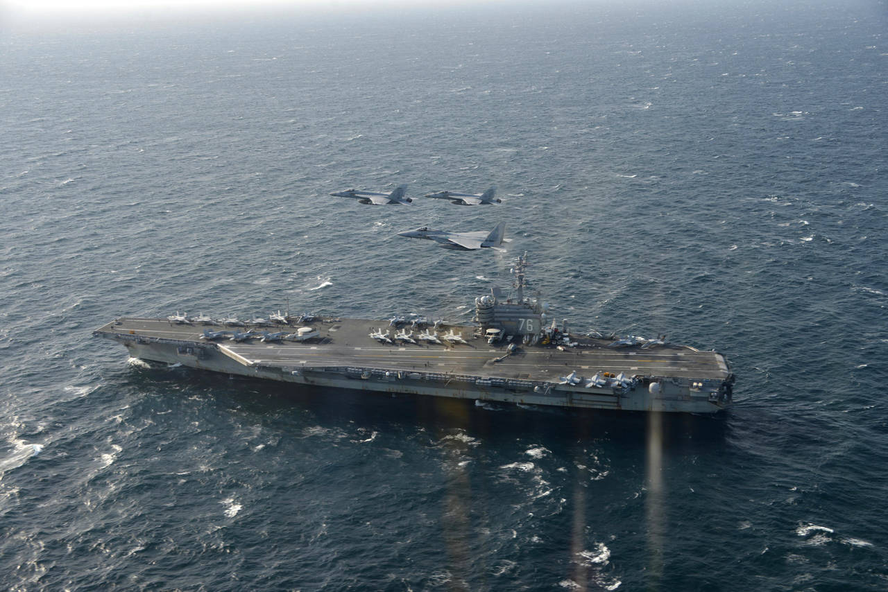 Despliegue. El USS Ronald Reagan junto a otros dos portaaviones de EU, inició ejercicios.