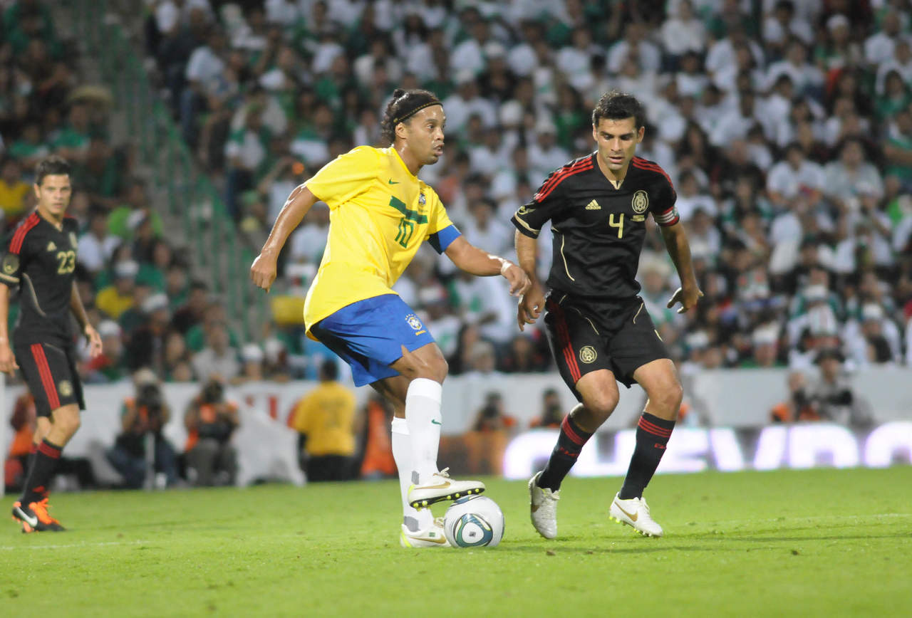 La Selección Mexicana enfrentó a Brasil en el TSM en partido amistoso. Entre los jugadores estuvieron Ronaldinho y Rafa Márquez.