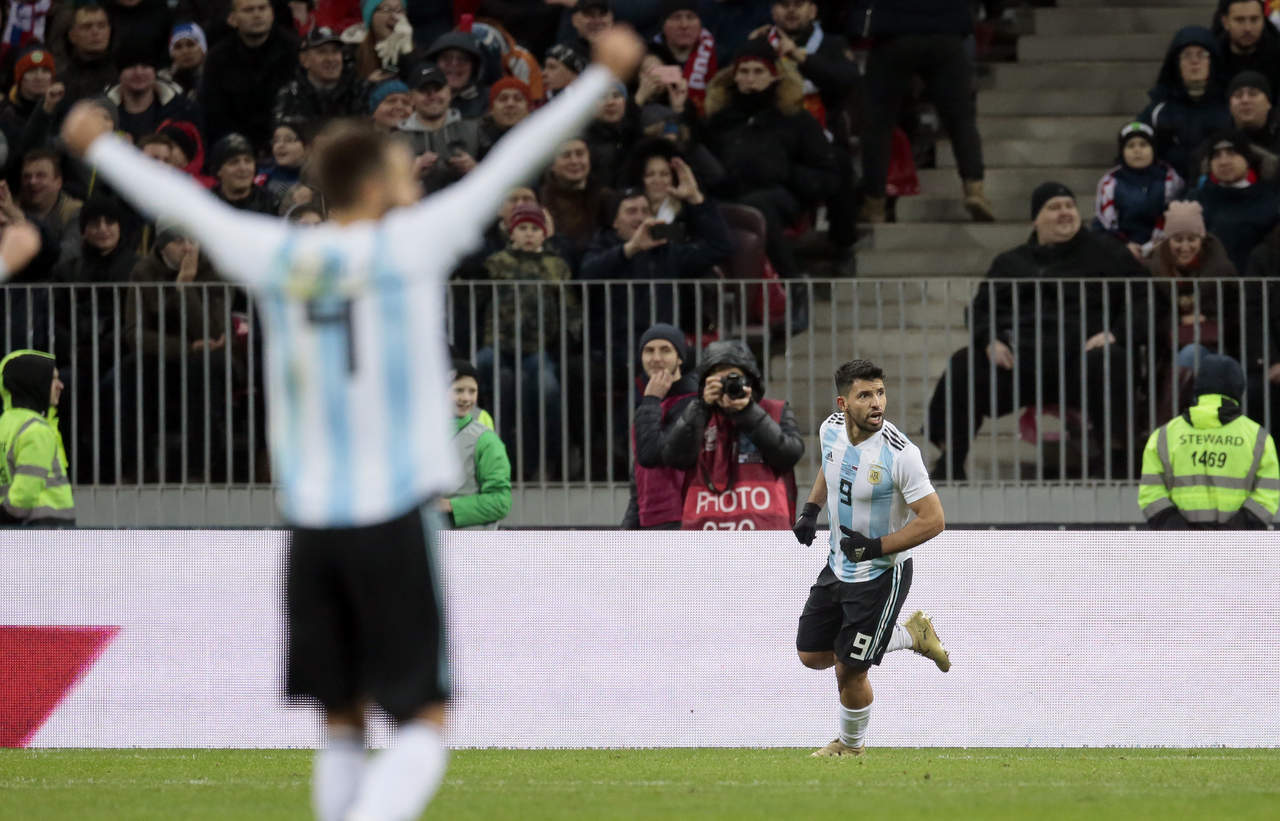 Sergio Agüero marcó el gol del triunfo al minuto 86. (AP)