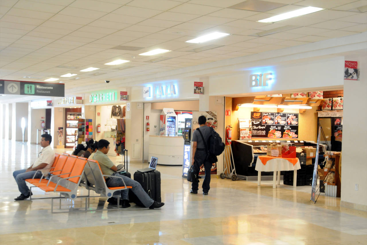 Aéreo. Torreón es la única plaza en la entidad que cuenta con un aeropuerto que es administrado por capital privado. (ARCHIVO)