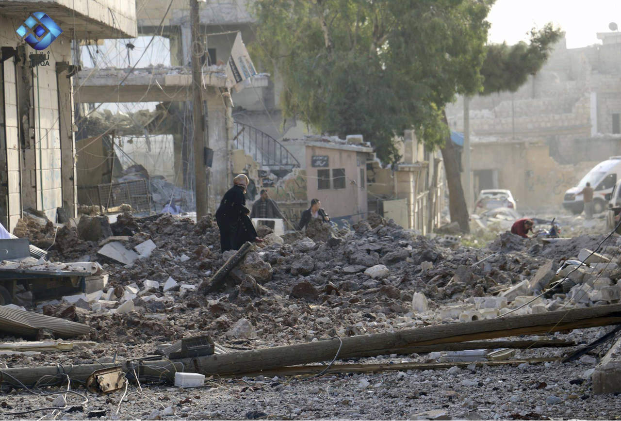 Suman 61 muertos por bombardeos en mercado de Alepo