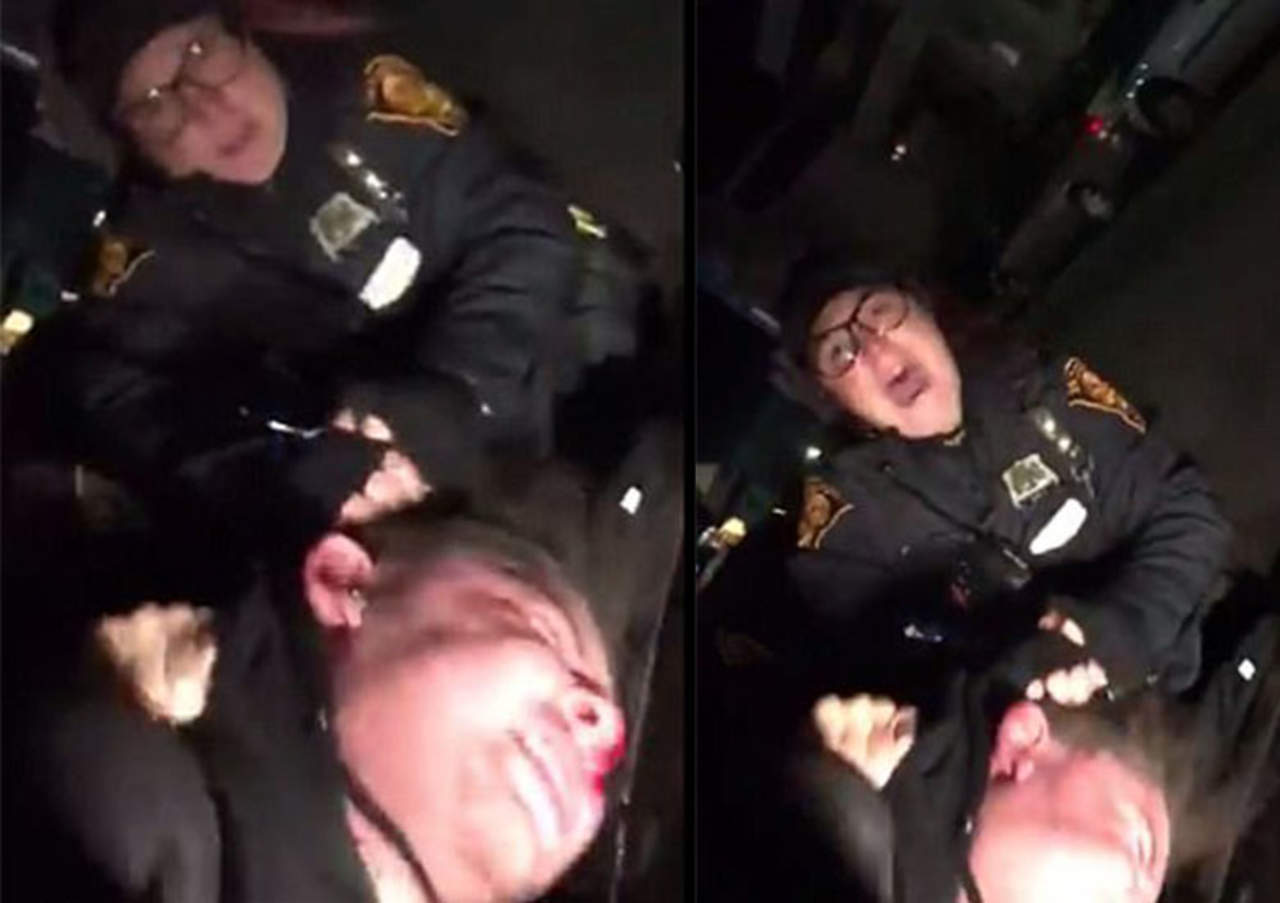 Mujer policía golpea agresivamente a joven de 18 años