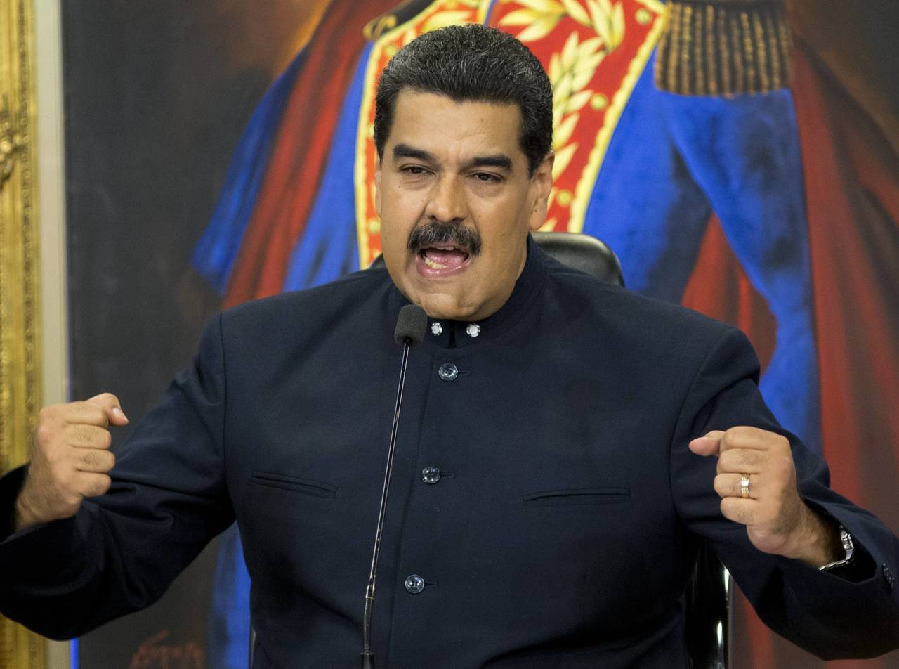 Nicolás Maduro llama hipócrita a Santos