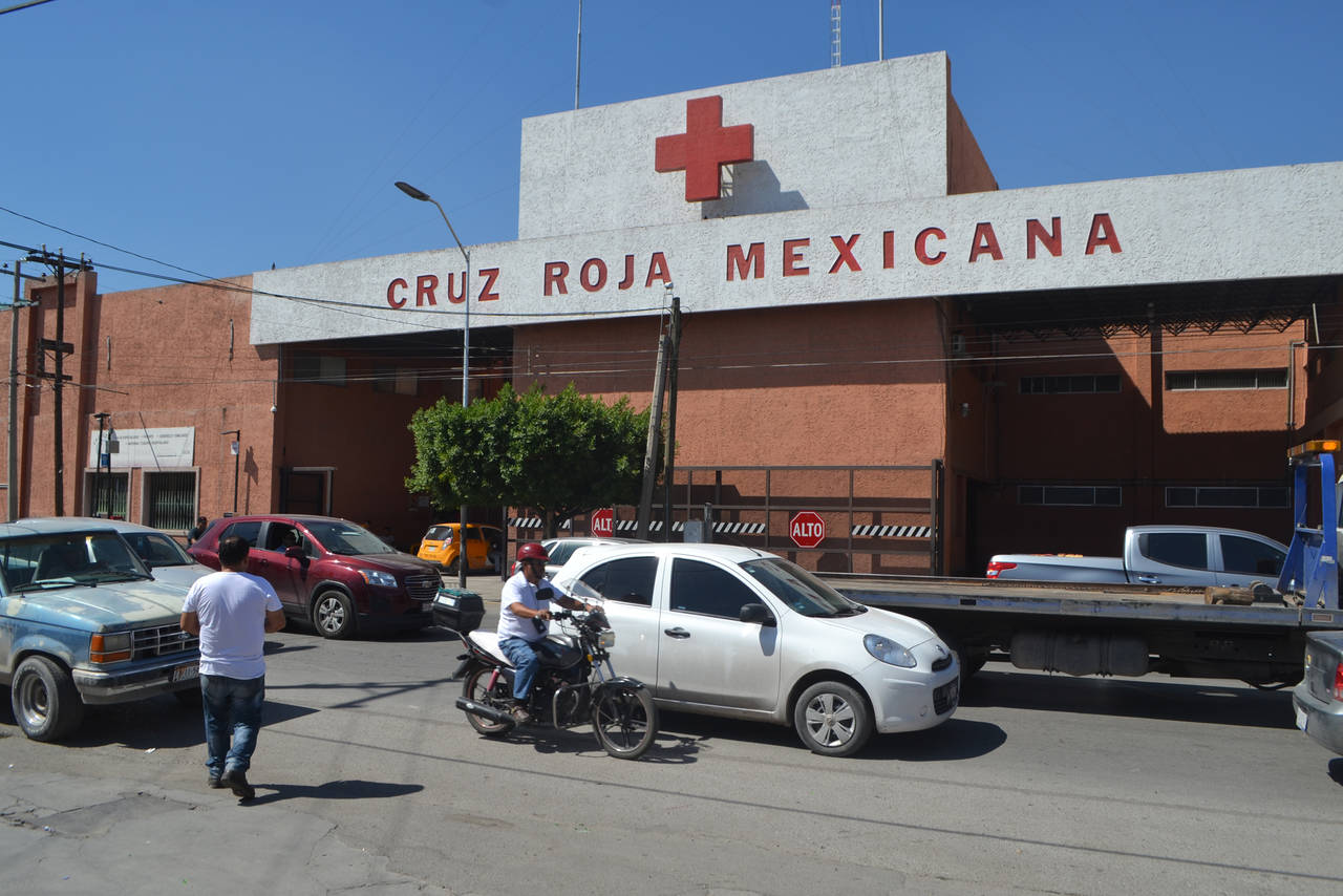 Hospitalizado. Fue trasladado en un vehículo particular a las instalaciones de la Cruz Roja de Torreón. (ARCHIVO) 