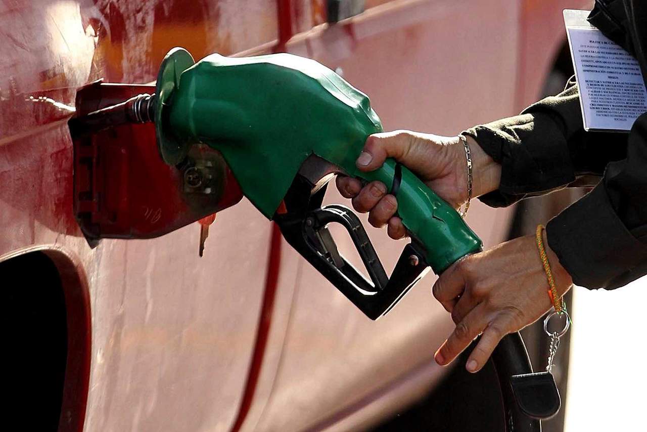 La Amegas señaló ayer la posibilidad de un gasolinazo para 2018 con un aumento de hasta el 20%. (ARCHIVO) 