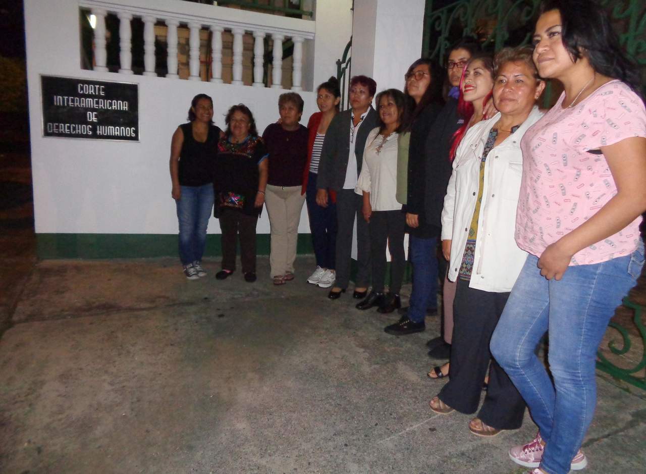 Inician las dos audiencias en contra del Estado mexicano sobre la acusación de 11 mexicanas presuntamente víctimas de violaciones, torturas sexuales y agresiones durante operativos de agentes de seguridad en 2006, en San Salvador Atenco y Texcoco. (EL UNIVERSAL)