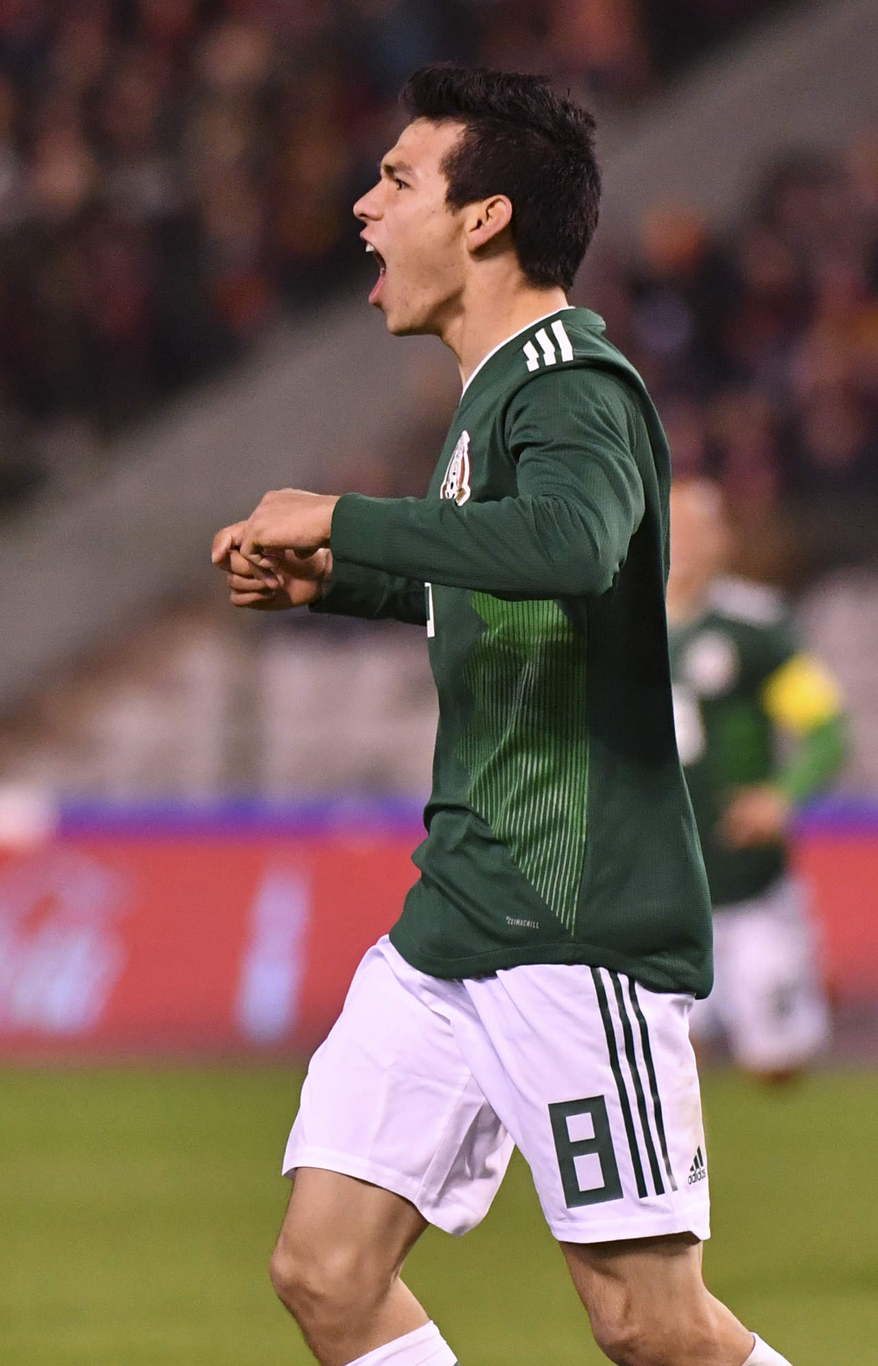 Tras sus brillantes actuaciones en el PSV Eindhoven y con la Selección Mexicana, su valor en el mercado de piernas se ha incrementado considerablemente. Con 10 anotaciones en su club y siendo un elemento vital en el esquema del Tri de Juan Carlos Osorio. (ARCHIVO)