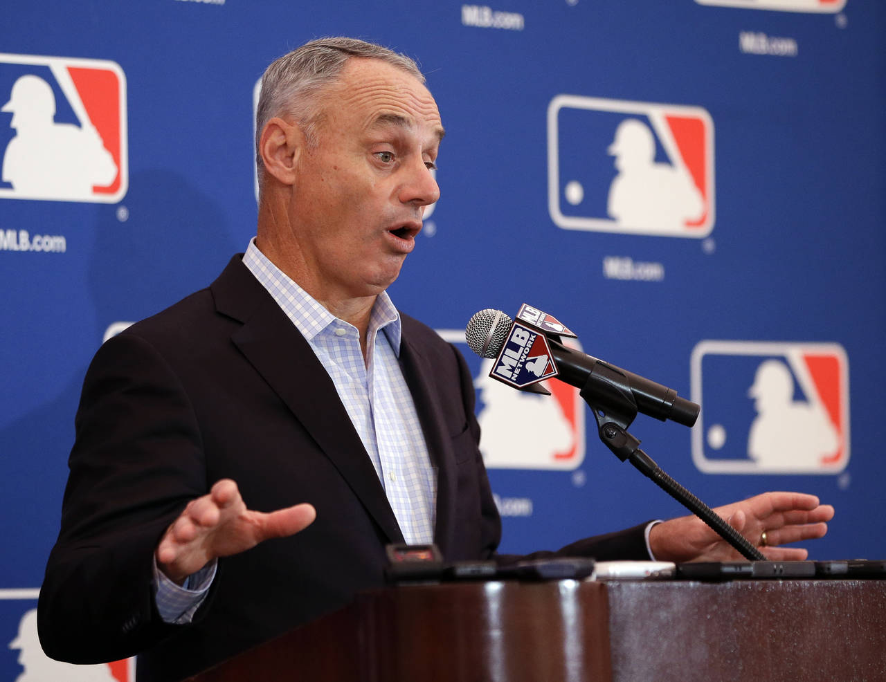 El comisionado de las Ligas Mayores (MLB), Rob Manfred, anunció que la temporada 2018 del beisbol estadounidense presentará cambios. (AP)
