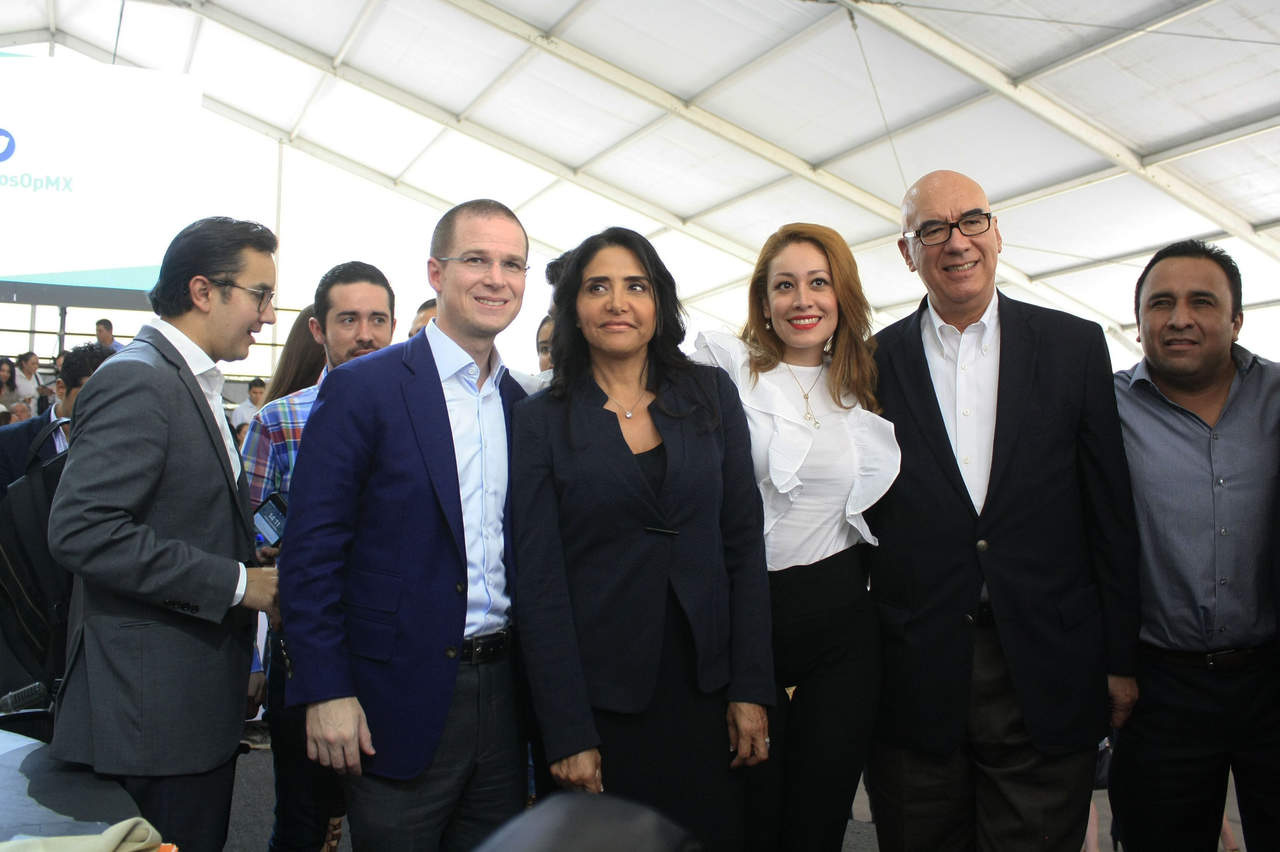 El partido Acción Nacional avaló por mayoría la coalición del Frente Ciudadano por México que conforma PRD, Movimiento Ciudadano (MC) y el blanquiazul, rumbo al proceso electoral de 2018. (ARCHIVO)
