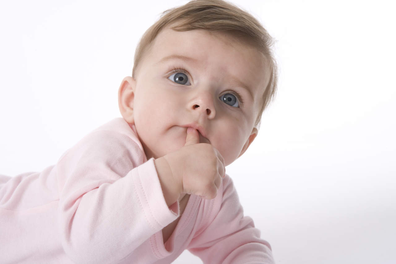 El conocimiento de las palabras por parte de los bebés está directamente relacionado con la cantidad de tiempo que oyen mencionarlas a las personas de su entorno. (ARCHIVO)