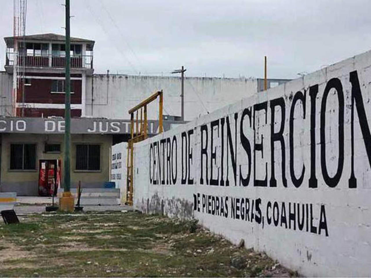 La prisión estatal de Piedras Negras, en el estado norteño de Coahuila y a sólo seis kilómetros de la frontera con Estados Unidos, sirvió al menos entre 2010 y 2011 como un búnker de uno de los carteles más sanguinarios del país.