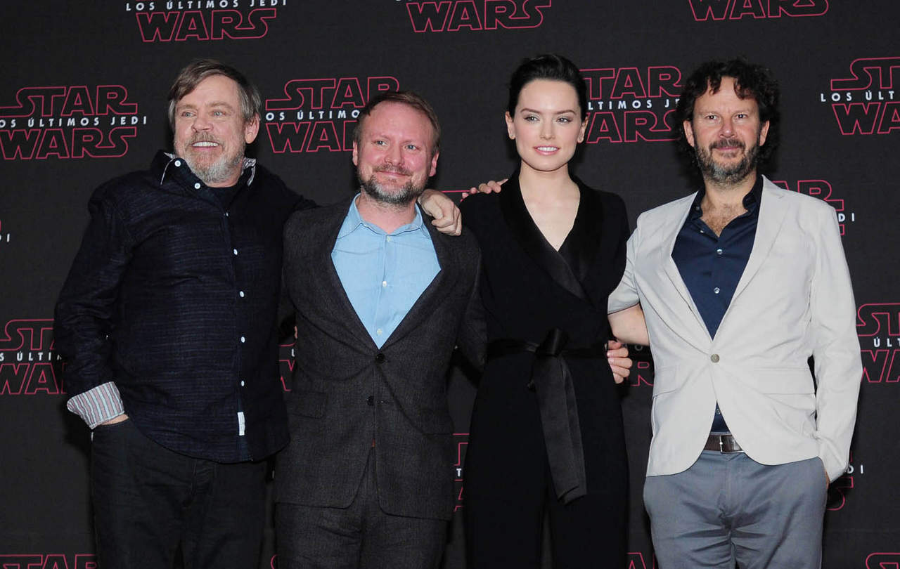 Conferencia. Los actores Mark Hamill, Daisy Ridley, el productor Ram Bergman, y el director de la más reciente entrega Star Wars: Los últimos Jedi, Rian Johnson, visitaron el país a propósito de la premier de la cinta.