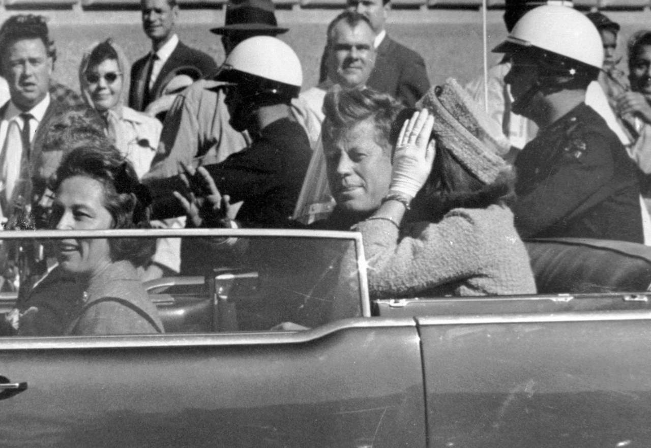 John F. Kennedy visitó Dallas en un clima poco favorable para él. (AP. EFE, TWITTER Y EL SIGLO DE TORREÓN)