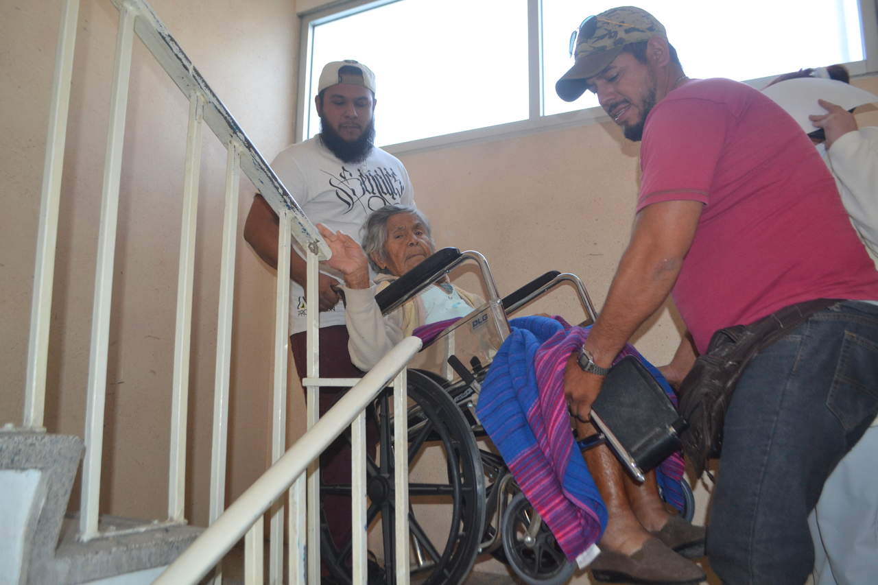 Suspenden cirugías, cocina y camilleros en el ISSSTE de Torreón