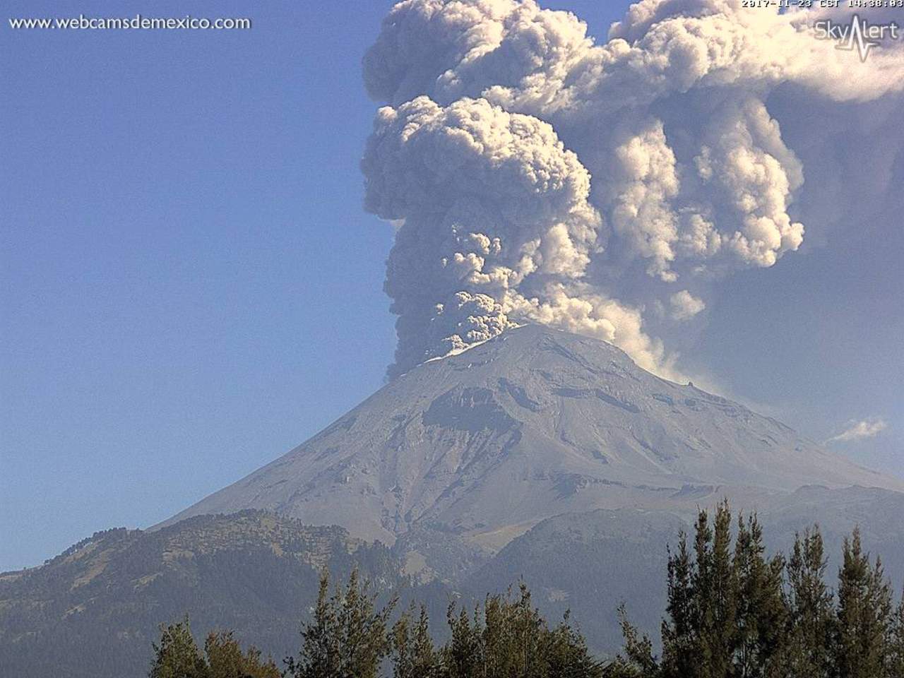 El evento pudo registrarse desde la estación Tlamacas, ubicada a 4.5 kilómetros de distancia del volcán y de Altzomoni, a 12 kilómetros. (WEBCAMS DE MÉXICO)