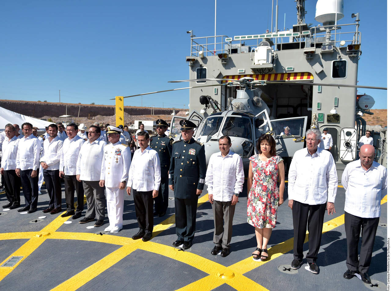 Ceremonia. El presidente Peña Nieto participó ayer en la ceremonia por el Día de la Armada de México. (AGENCIA REFORMA)  