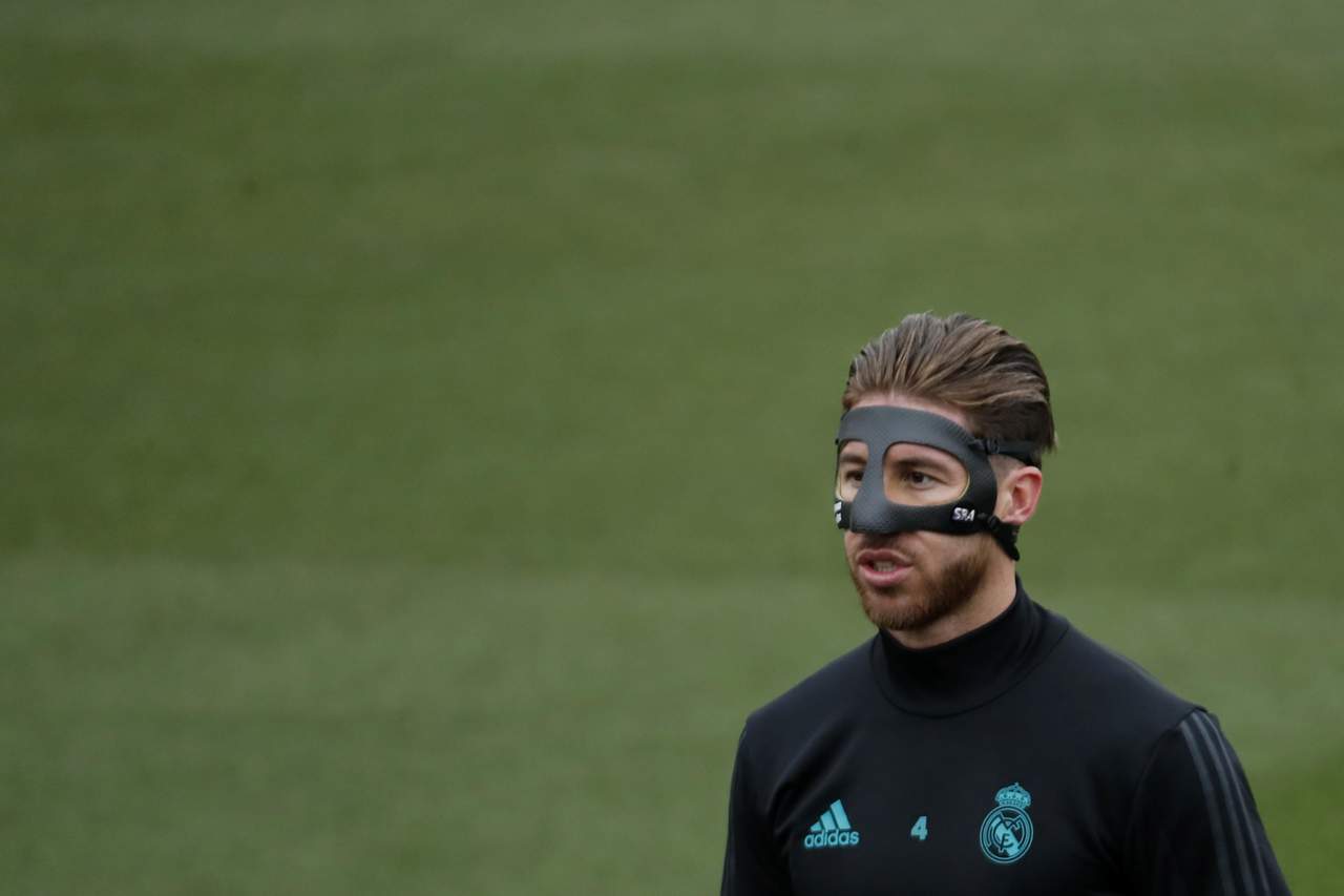 Ramos subió a sus redes sociales una foto en la que aparece con la 'mascara'.