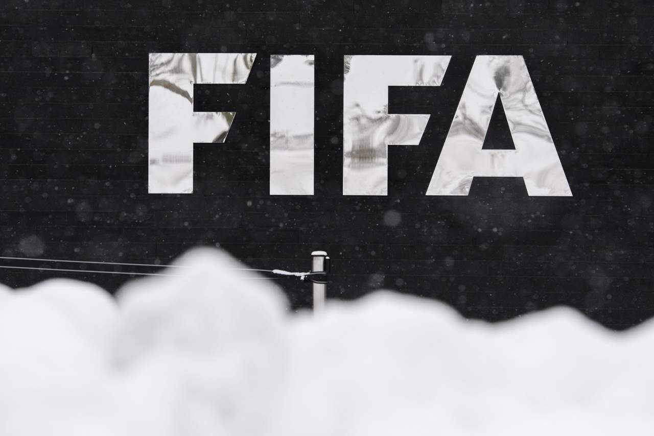 FIFA reaccionó al 'borrador actual de la Ley General del Deporte peruana' presentado a un comité del Congreso el mes pasado. (ARCHIVO)