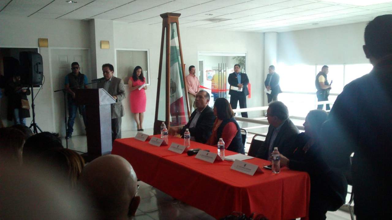 Gerardo Márquez encabezó el evento en las instalaciones de la delegación Laguna de la Fiscalía en Torreón. (EL SIGLO DE TORREÓN) 
