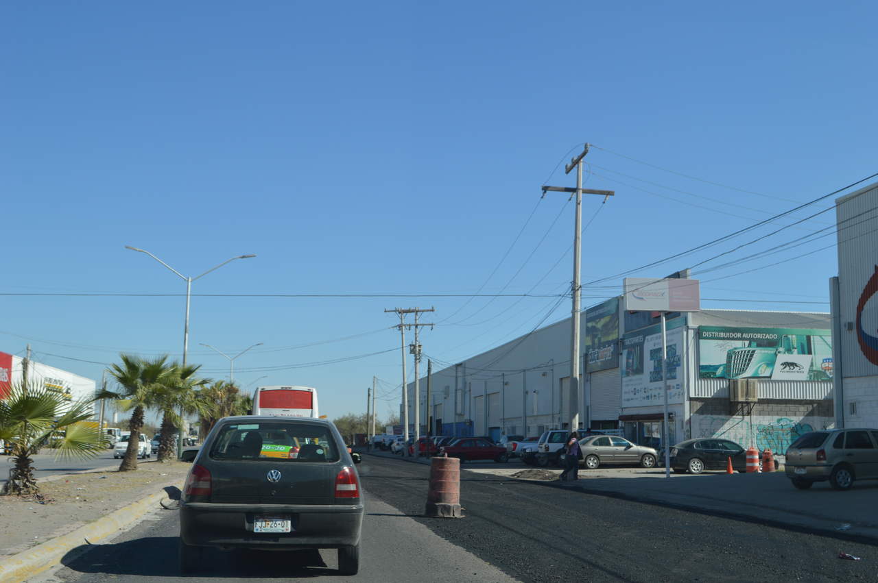 Se tuvo presencia de agentes de Vialidad, sin embargo el apoyo fue 'insuficiente' según algunos choferes, pues no se adaptaron vías alternas. (EL SIGLO DE TORREÓN)