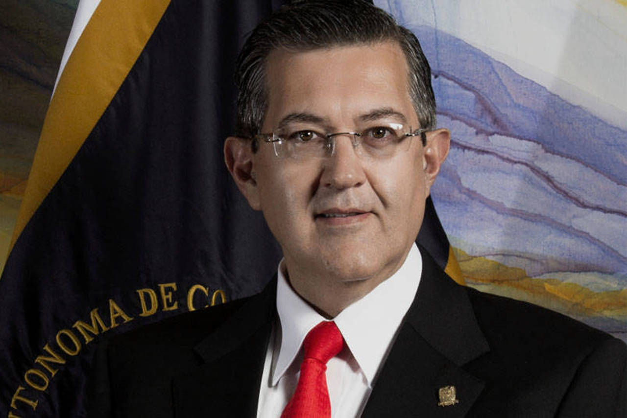 Equipo. Flores informó que el gobernador electo lo invitó a formar parte de su gabinete en el área de Finanzas.