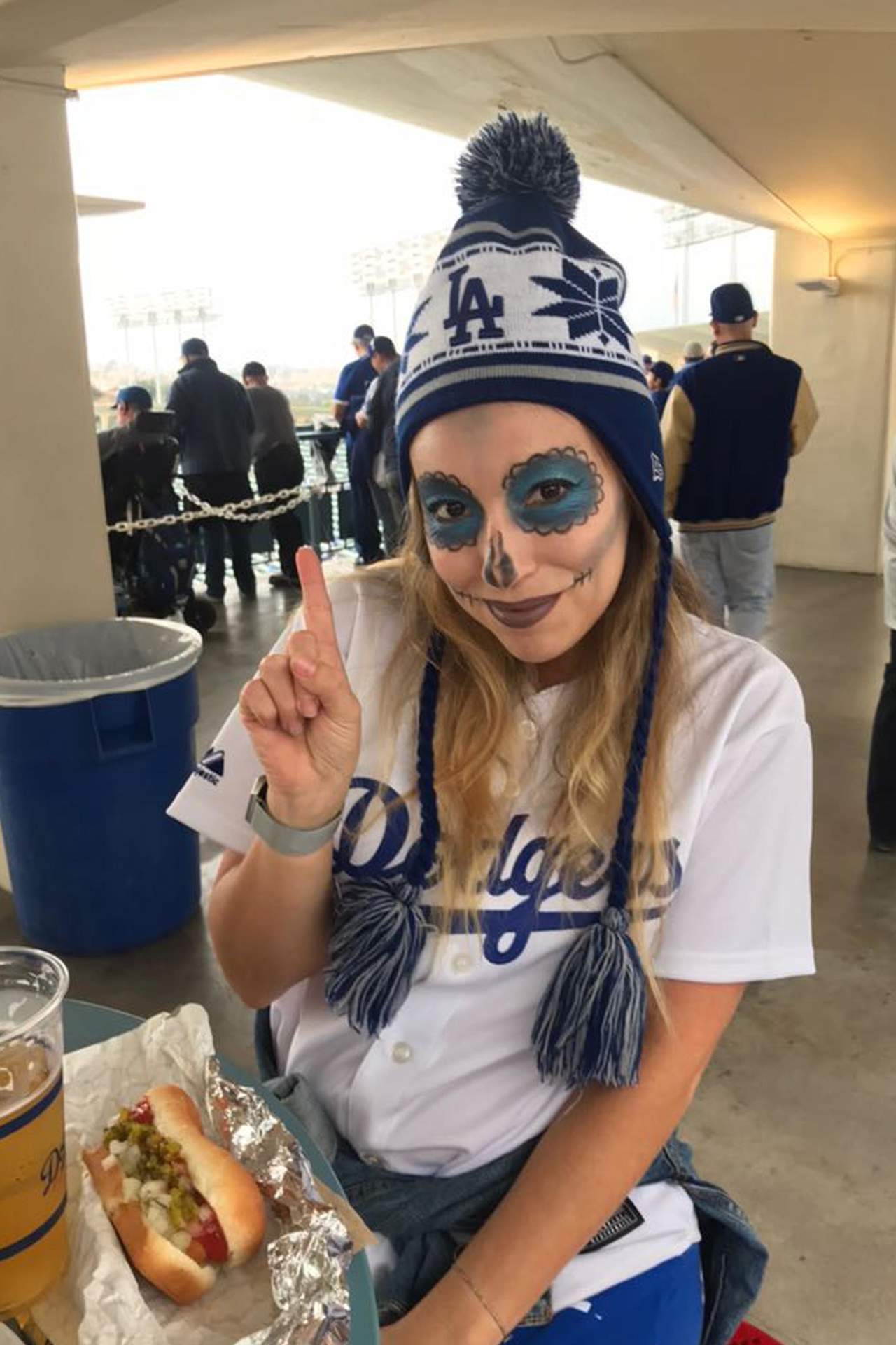 Marisol Barraza, aficionada mexicana a los Dodgers. (Agencia El Universal)