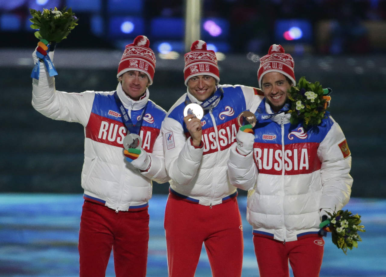De acuerdo con la Comisión Disciplinaria del COI, Legkov y Belov desacataron el artículo 2 de las Reglas Antidoping del COI dispuestas para Sochi 2014 y sus sanciones consisten en la descalificación de los eventos en los cuales participaron en dicha justa olímpica. (ARCHIVO)